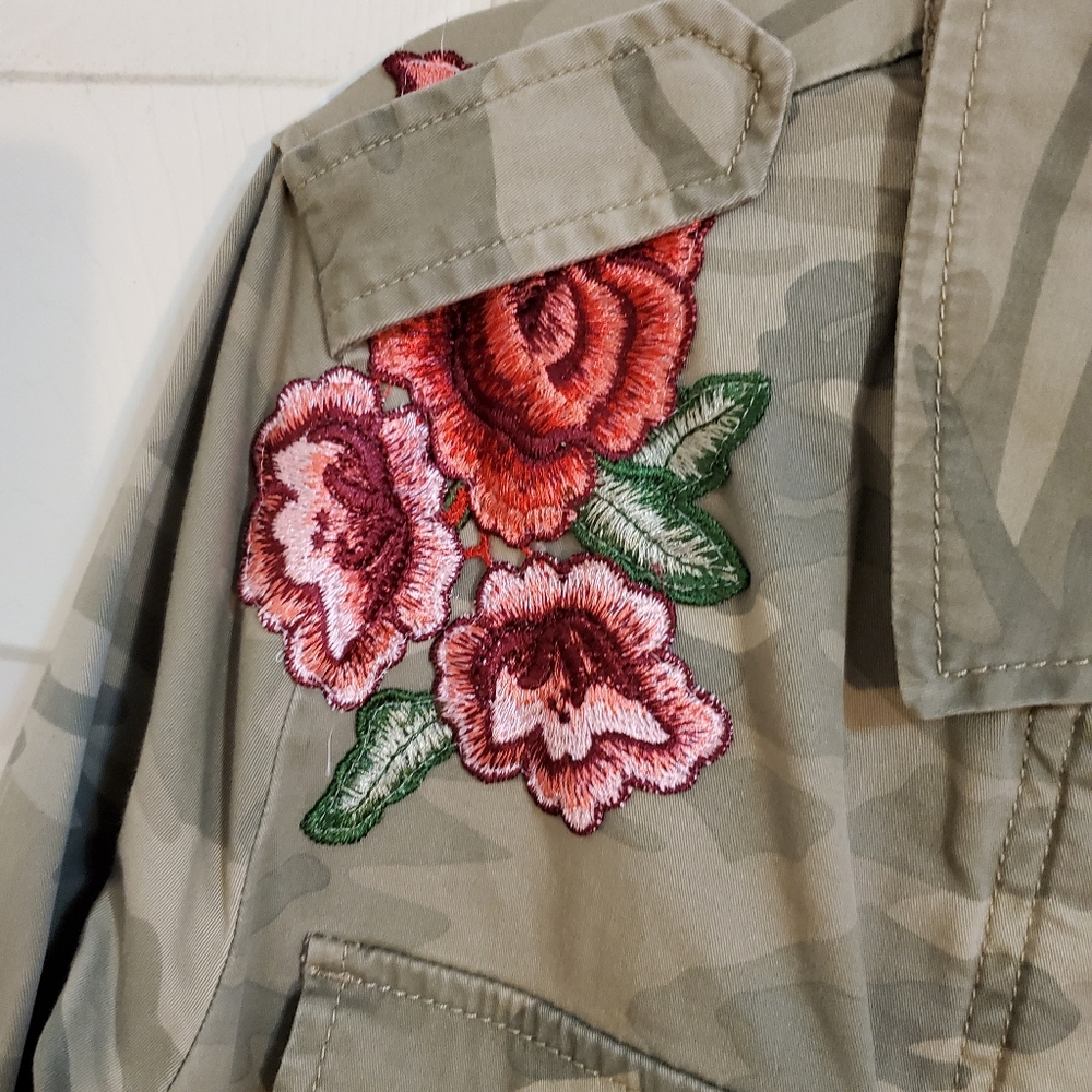 Ladies Jacket - Picture 2 of 9